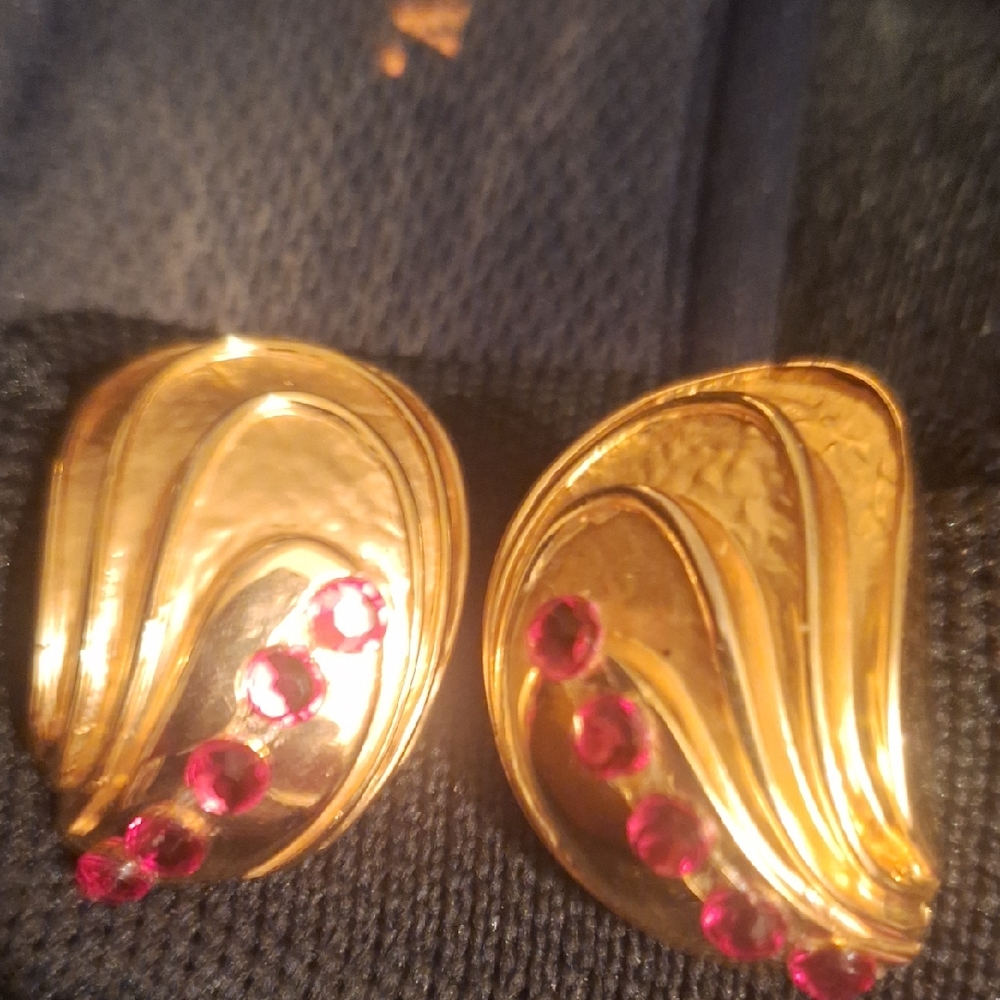 Vintage Karl Lagerfeld Replica Gold Beaux Couture Clip Earrings with Pink Stones
